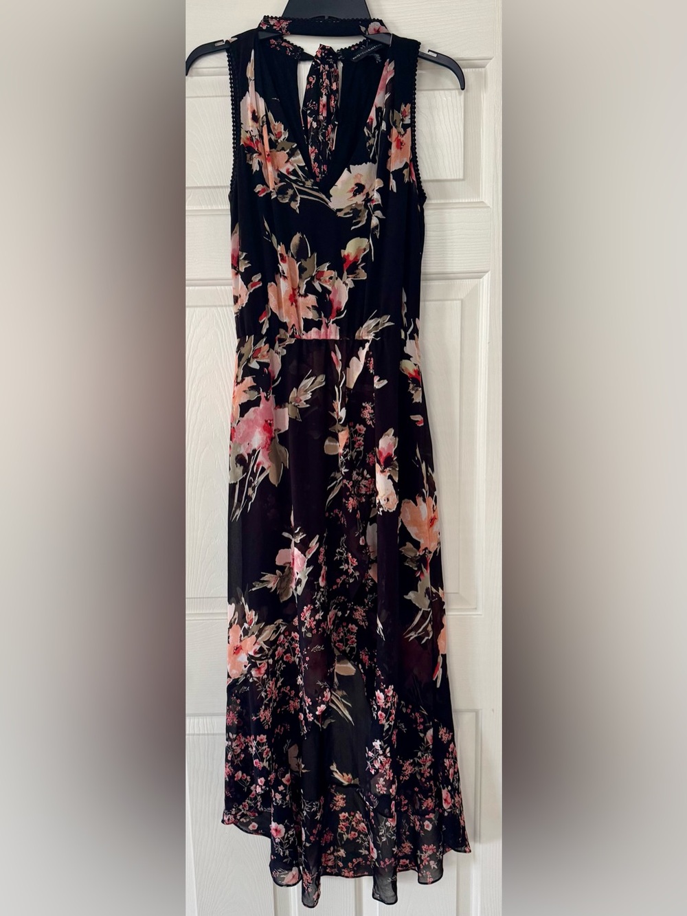 White House Black Market Black Floral Dress with Pink & Peach Blooms size 2